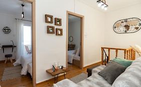 Zoe'S Apartment